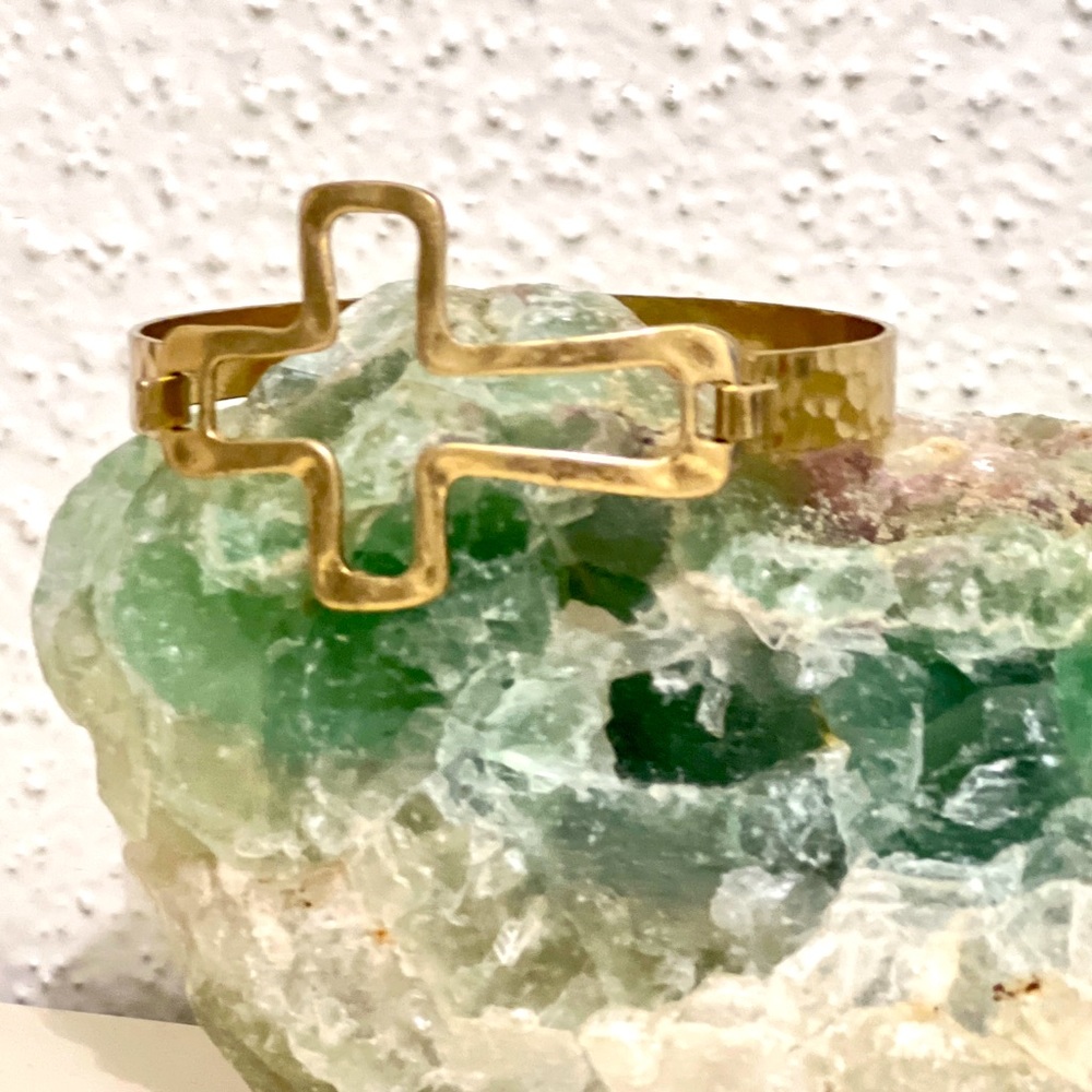 Cross bracelet